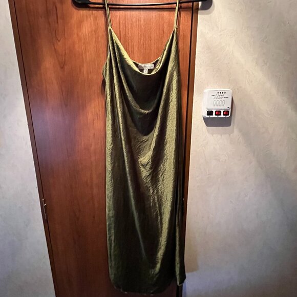 Sincerly Jules Dresses & Skirts - Sincerely Jules Cocktail Dress Midi